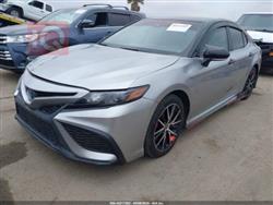 تۆیۆتا کامری